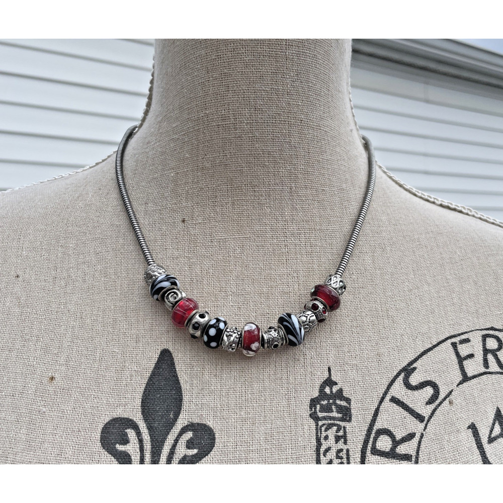 Red & Black European Bead Neclace Silver Tone Jewelry 19"